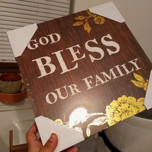 NWT Beautiful Wall Art on wood Frame!